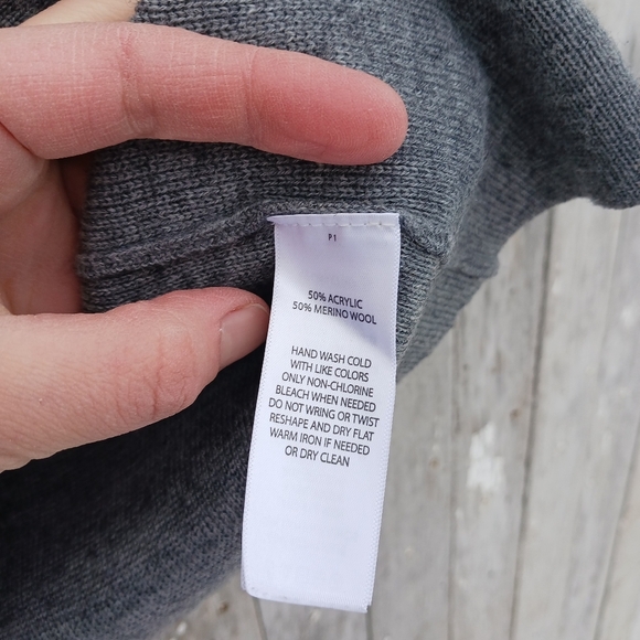 Ellen Tracy Womens Size L Gray Long Cardigan Merino Wool Blend Toggle Buttons - Picture 2 of 5